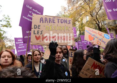 Les femmes sont descendues dans la rue à Paris pour demander Plus de Justice et de soutien aux femmes victime de Violences Foto Stock