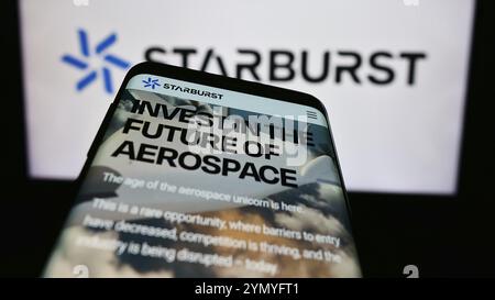 Stoccarda, Germania, 06-03-2024: Telefono cellulare con sito web della società statunitense di capitale di rischio Starburst Aerospace Ltd. Davanti al logo aziendale. Concentrati su t Foto Stock