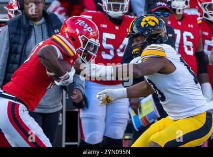 College Park, Stati Uniti. 25 ottobre 2024. COLLEGE PARK, MD - 23 NOVEMBRE: Durante una partita di football Big10 tra i Maryland Terrapins e gli Iowa Hawkeyes, il 23 novembre 2024, al SECU Field, a College Park, Maryland. (Foto di Tony Quinn/SipaUSA) credito: SIPA USA/Alamy Live News Foto Stock