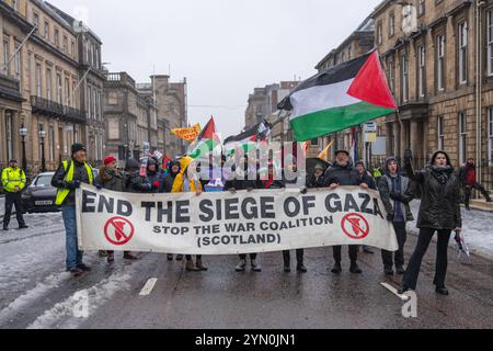 Glasgow, Scozia, Regno Unito. 23 novembre 2024. Stop alla dimostrazione nazionale della War Coalition a Glasgow, co-organizzata con lo Scottish Trades Union Congress (STUC) e lo Scottish CND e sostenuta da PCS Scotland RMT Scotland Educational Institute of Scotland UCU - University and College Union Fire Brigades Union Scotland per chiedere «la fine di tutte le vendite di armi a Israele». Credito R.. Gass/Alamy Live News Foto Stock