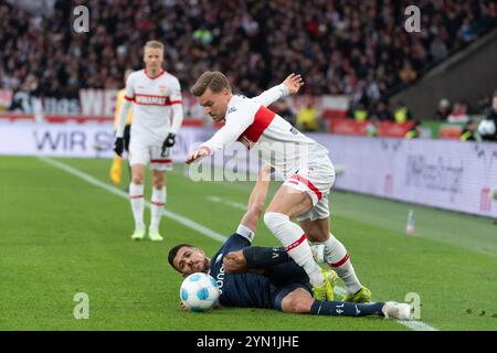 v. li. im Zweikampf Anthony Losilla (VfL Bochum, #08), Maximilian Mittelstaedt (VfB Stuttgart, #07) GER, VfB Stuttgart vs. VfL Bochum, Fussball, Herren, 1. Bundesliga, 11 anni. Spieltag, Spielzeit 2024/2025, 23.11.2024, LE NORMATIVE DFL/DFB VIETANO QUALSIASI USO DI FOTOGRAFIE COME SEQUENZE DI IMMAGINI E/O QUASI-VIDEO, foto: Eibner-Pressefoto/Wolfgang Frank Foto Stock