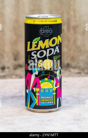 Brescia, Italia - 7 settembre 2024: Crodo italiano limone soda. Foto Stock