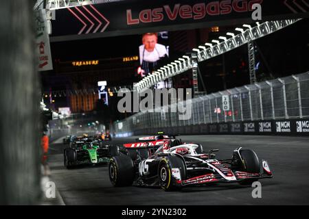 20 MAGNUSSEN Kevin (den), Haas F1 Team VF-24 Ferrari, azione durante la Formula 1 Heineken Silver Las Vegas Grand Prix 2024, 22° round del Campionato del mondo di Formula 1 2024 dal 21 al 23 novembre 2024 sul Las Vegas Strip Circuit, a Las Vegas, Stati Uniti d'America Foto Stock