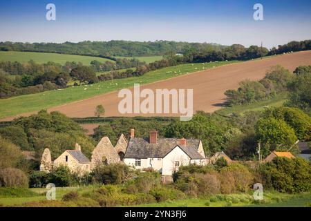 Regno Unito, Inghilterra, Somerset, Quantocks, Kilve, rovine di Chantry e casa del tè Foto Stock