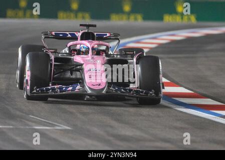 23 novembre 2024; Las Vegas, Nevada, Stati Uniti. F1 Las Vegas Grand Prix; Race Day; Esteban Ocon (31) di Francia e team BTW Alpine F1 Team guida Foto Stock