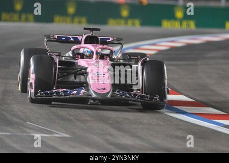 23 novembre 2024; Las Vegas, Nevada, Stati Uniti. F1 Las Vegas Grand Prix; Race Day; Esteban Ocon (31) di Francia e team BTW Alpine F1 Team guida Foto Stock
