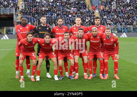 Como, Italia. 24 novembre 2024. La Fiorentina di Como durante la partita di calcio di serie A Enilive 2024/2025 tra Como e Fiorentina allo stadio Giuseppe Sinigaglia di Como - domenica 24 novembre 2024. Sport - calcio. (Foto di Antonio Saia/LaPresse) credito: LaPresse/Alamy Live News Foto Stock