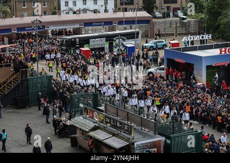 I giocatori dell'Engalnd arrivano durante la partita dell'Autumn Nations Series Inghilterra vs Giappone all'Allianz Stadium di Twickenham, Regno Unito. 24 novembre 2024. (Foto di Mark Cosgrove/News Images) a Twickenham, Regno Unito il 24/11/2024. (Foto di Mark Cosgrove/News Images/Sipa USA) credito: SIPA USA/Alamy Live News Foto Stock