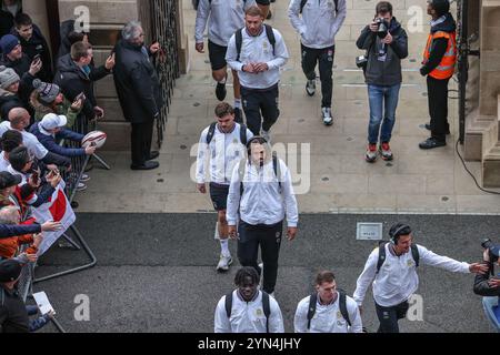 I giocatori dell'Engalnd arrivano durante la partita dell'Autumn Nations Series Inghilterra vs Giappone all'Allianz Stadium di Twickenham, Regno Unito. 24 novembre 2024. (Foto di Mark Cosgrove/News Images) a Twickenham, Regno Unito il 24/11/2024. (Foto di Mark Cosgrove/News Images/Sipa USA) credito: SIPA USA/Alamy Live News Foto Stock