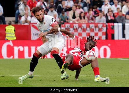 Partita di calcio spagnola la Liga EA Sports Siviglia contro Rayo Vallecano allo stadio Ramon Sanchez Pizjuan di Siviglia, Spagna. 24 novembre 2024. ESTADIO RAMON SANCHEZ-PIZJUAN JORNADA 14 LIGA 1ª DIVISION Española SEVILLA FC-RAYO VALLECANO 900/Cordon Press Credit: CORDON PRESS/Alamy Live News Foto Stock