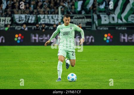 Moenchengladbach, Germania. 24 novembre 2024. Stefan Lainer (Borussia Moenchengladbach, #22) VfL Borussia Moenchengladbach vs. FC St. Pauli, Fussball, 1. Bundesliga, 11 anni. Spieltag, Saison 2024/2025, 24.11.2024 foto: Eibner-Pressefoto/ Justin Derondeau LE NORMATIVE DFL VIETANO QUALSIASI USO DI FOTOGRAFIE COME SEQUENZE DI IMMAGINI E/O QUASI-VIDEO/dpa/Alamy Live News Foto Stock