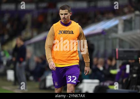 Bruxelles, Belgio. 24 novembre 2024. Leander Dendoncker dell'Anderlecht nella foto durante una partita di calcio tra RSC Anderlecht e Kaa Gent, domenica 24 novembre 2024 a Bruxelles, partita del giorno 15 della stagione 2024-2025 della prima divisione del campionato belga "Jupiler Pro League". BELGA PHOTO VIRGINIE LEFOUR credito: Belga News Agency/Alamy Live News Foto Stock