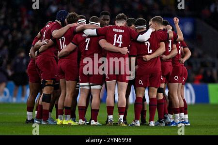 Twickenham, Regno Unito. 24 novembre 2024. Aeroporto internazionale di Autunno. Inghilterra V Giappone. Stadio Allianz. Twickenham. The England huddle durante la partita di rugby England V Japan Autumn International all'Allianz Stadium di Londra, Regno Unito. Crediti: Sport in foto/Alamy Live News Foto Stock