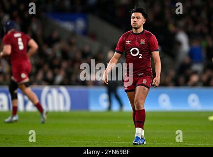 Twickenham, Regno Unito. 24 novembre 2024. Aeroporto internazionale di Autunno. Inghilterra V Giappone. Stadio Allianz. Twickenham. Marcus Smith (Inghilterra) durante la partita di rugby England V Japan Autumn International all'Allianz Stadium di Londra, Regno Unito. Crediti: Sport in foto/Alamy Live News Foto Stock