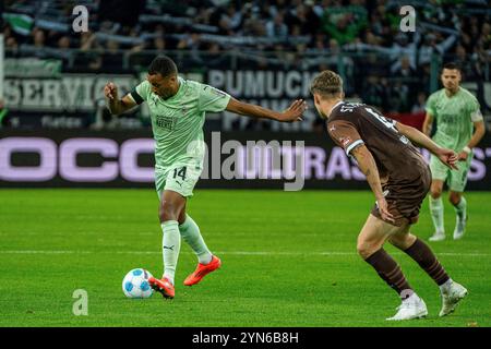 Moenchengladbach, Germania. 24 novembre 2024. Alassane plea (Borussia Moenchengladbach, #14) VfL Borussia Moenchengladbach vs. FC St. Pauli, Fussball, 1. Bundesliga, 11 anni. Spieltag, Saison 2024/2025, 24.11.2024 foto: Eibner-Pressefoto/ Justin Derondeau LE NORMATIVE DFL VIETANO QUALSIASI USO DI FOTOGRAFIE COME SEQUENZE DI IMMAGINI E/O QUASI-VIDEO/dpa/Alamy Live News Foto Stock