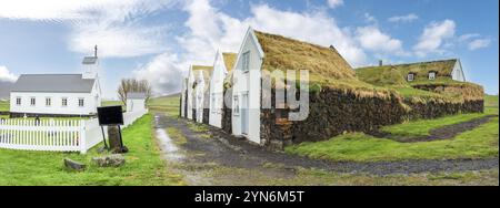 Case di tappeti erbosi costruite in modo tradizionale, Islanda del Nord Foto Stock