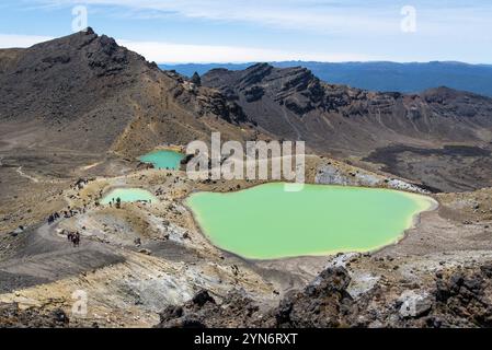 Vista dei laghi di Smeraldo al Tongariro Alpine Crossing, Isola del Nord della Nuova Zelanda Foto Stock