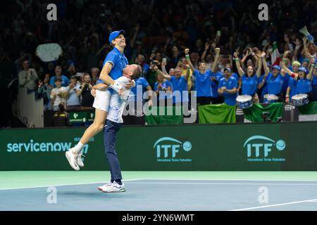 Malaga, Spagna. 24 novembre 2024. MALAGA, SPAGNA - 24 NOVEMBRE: In finale tra Italia e Paesi Bassi durante le finali di Coppa Davis al Palacio de Deportes Jose Maria Martin Carpena il 24 novembre 2024 a Malaga, Spagna. (Foto di Marleen Fouchier/Agenzia BSR) credito: Agenzia BSR/Alamy Live News Foto Stock