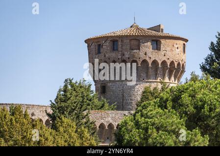 Torre della fortezza medicea nella città toscana di Volterra, Italia, Europa Foto Stock