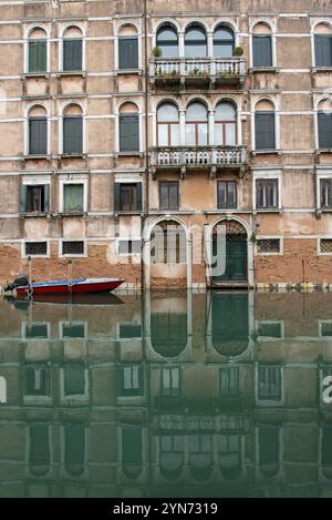 Rio della Misericordia nel distretto di Cannaregio, Venezia, Italia, Europa Foto Stock