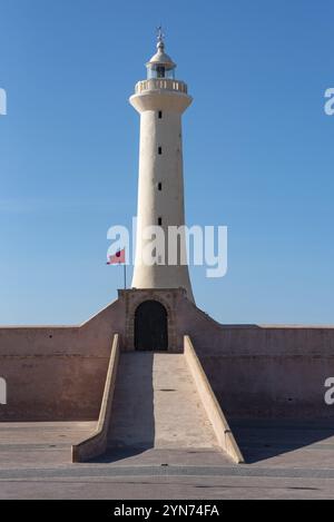 Il faro di Rabat durante il mare calmo, Marocco, Africa Foto Stock