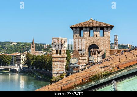 L'iconico castello medievale di Castelvecchio a Verona, Italia, Europa Foto Stock