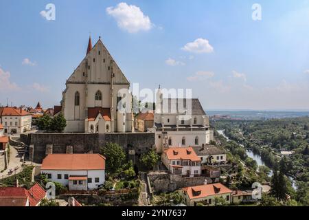 Vista panoramica della chiesa di San Nicola Deanery a Znojmo, Repubblica Ceca, Europa Foto Stock