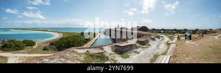 Cannon sul tetto di Fort Jefferson, Dry Tortuga Island, Florida, USA, Nord America Foto Stock