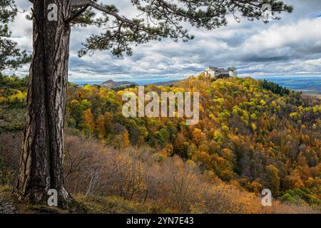 Castello di Hohenneuffen in autunno Foto Stock