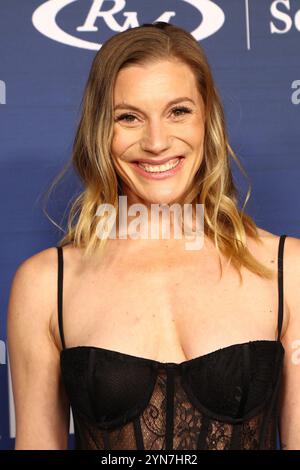 Katee Sackoff agli arrivi per l'inaugurale Las Vegas Fundraising Gala, Wynn Las Vegas, Las Vegas, NV, 22 novembre, 2024. foto di: JA/Everett Collection Foto Stock