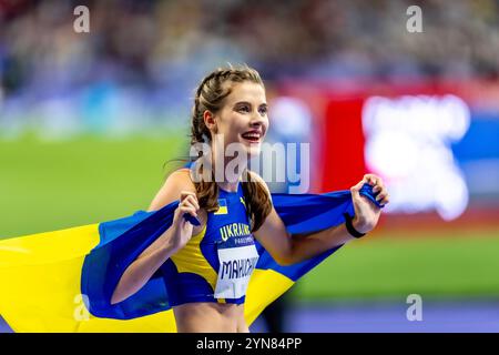 Yaroslava Mahuchikh (UKR)-Gold celebra la sua vittoria nel salto in alto femminile ai Giochi olimpici estivi del 2024. Foto Stock