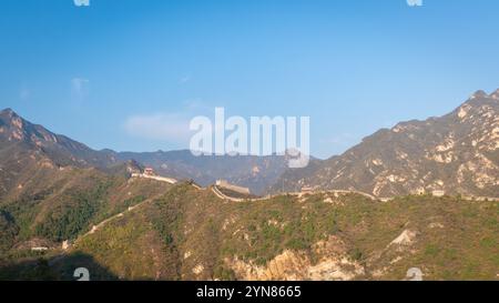 Pechino, Cina - 23 ottobre 2024: Vista dal passo di Juyongguan della grande Muraglia Cinese. Foto Stock