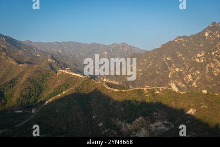 Pechino, Cina - 23 ottobre 2024: Vista dal passo di Juyongguan della grande Muraglia Cinese. Foto Stock