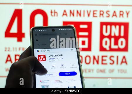 pringsewu, lampung; 25 novembre 2024; icona dell'id applicazione uniqlo sullo schermo dello smartphone primo piano, uniqlo id è un'applicazione per lo shopping con un computer Foto Stock