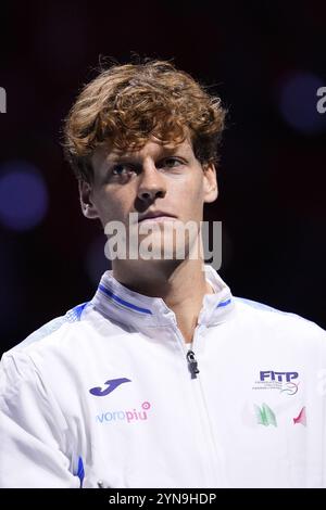 Jannik Sinner prima della Coppa Davis 2024, evento finale di tennis tra Italia e Paesi Bassi il 24 novembre 2024 al Martin Carpena Pavilion di Malaga, Spagna Foto Stock