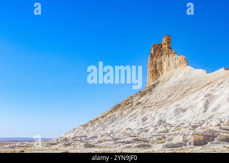 Pinnacoli preistorici di roccia di gesso nell'Oceano Tetide nella valle di Boszhira, Mangystau, Kazakistan Foto Stock