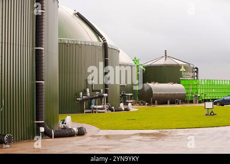 Grandi serbatoi di gas al biodigestore anaerobico Foto Stock