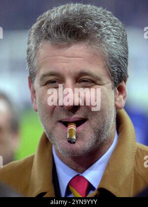 FOTO D'ARCHIVIO: Marcel REIF avrà 75 anni il 27 novembre 2024, SN02 Reif 1911.jpg, televisione, Marcel REIF, reporter sportivo, reporter televisivo, ritratto, HF, con sigaro? Foto Stock