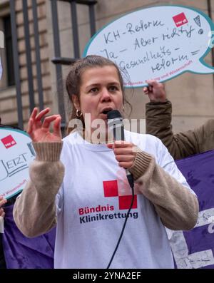 Lieber Bundesrat, SToppen Sie Lauterbachs Blindflug Deutschland, Berlino, 22.11.2024, Aktion gegen Krankenhausreform, Gesundheitsbündnisse übergeben Appell zur Krankenhausreform an den Bundesrat, Appell an den Bundesrat: Stoppen Sie Lauterbachs Bündnis Bürgerhand Â 2024 Foto Stock