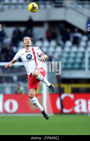 Torino, Italia. 24 novembre 2024. Milan Djuric dell'AC Monza in azione durante la partita di serie A tra Torino FC e AC Monza allo Stadio Olimpico il 24 novembre 2024 a Torino. Crediti: Marco Canoniero/Alamy Live News Foto Stock