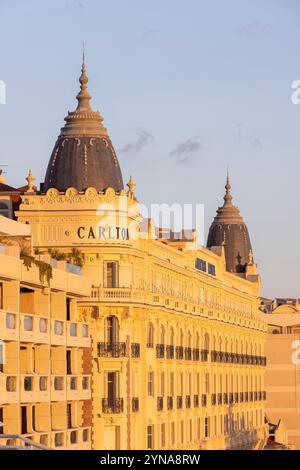 Francia, Alpes-Maritimes (06), Cannes, Croisette, Hôtel Carlton (monumento storico costruito nel 1913 e patrimonio del XX secolo) Foto Stock