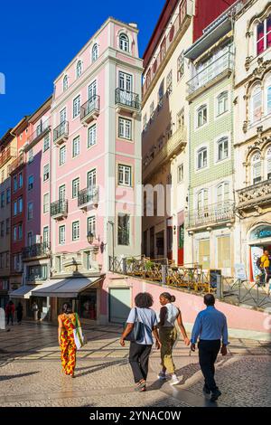 Portogallo, regione centrale, Coimbra, Rua Ferreira Borges, la principale via dello shopping e pedonale del centro storico Foto Stock