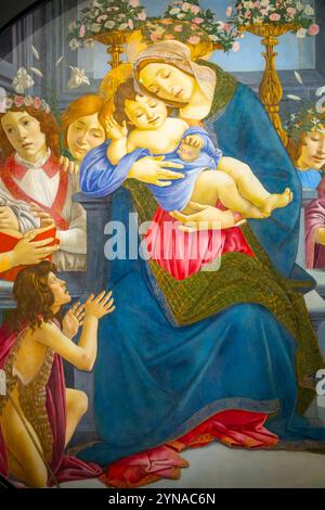 Francia, Parigi, il museo Jacquemart Andre, mostra alla Galleria Borghese di Roma, Vergine col bambino con San Giovanni Battista da bambino e sei angeli, 1488, Alessandro Filipepi conosciuto come Sandro Botticelli Foto Stock