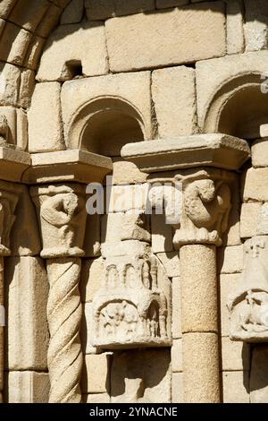 Francia, Cotes d'Armor, Dinan, la città vecchia, Saint Sauveur Basilica edificata a partire dal XII secolo Foto Stock