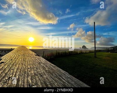 Tramonto a Cannon Beach Foto Stock