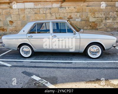 Hillman Hunter - autovettura di medie dimensioni prodotta con il marchio britannico Hillman dal 1966 al 1976 Foto Stock