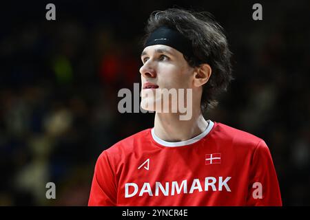 Belgrado, Serbia, 24 novembre 2024. Andreas Holst di Danimarca reagisce durante la partita di qualificazione FIBA Eurobasket 2025 tra Serbia e Danimarca all'Aleksandar Nikolic Hall di Belgrado. 24 novembre 2024. Crediti: Nikola Krstic/Alamy Foto Stock