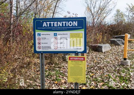 Cartello di divieto al Tommy Thompson Park di Scarborough, Toronto, Ontario, Canada Foto Stock