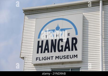Calgary, Alberta, Canada. 2 agosto 2024. Un segno del museo del volo Hangar all'ingresso Foto Stock