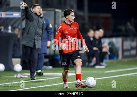 HELMOND , 25-11-2024 , Stadio GS Staalwerken , football, Keukenkampioen divisie , stagione 2024 / 2025 , giocatore Helmond Sport Sam Bisselink durante la partita Helmond Sport - ADO den Haag Foto Stock